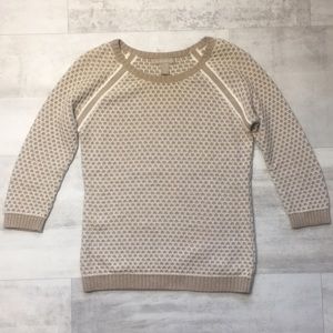 White and tan Banana Republic Sweater